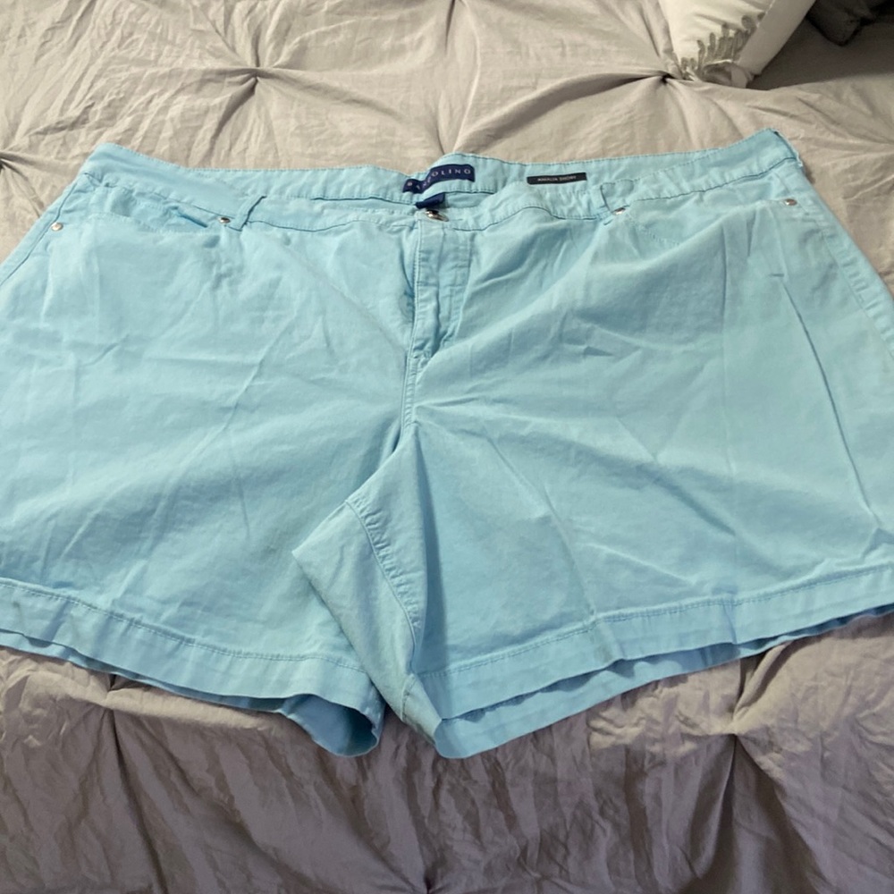 Bandolino light blue shorts 24W